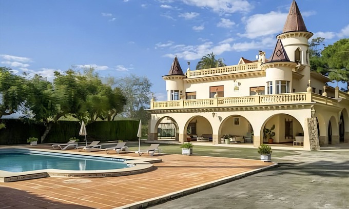 Denia Villa | Villa 'El Palacete' with Mountain View, Private Pool and Wi-Fi