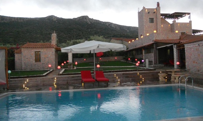 Papadhianika Villa | Relax at Villa Eleftheria: Pool, Breakfast & Hot Tub Await