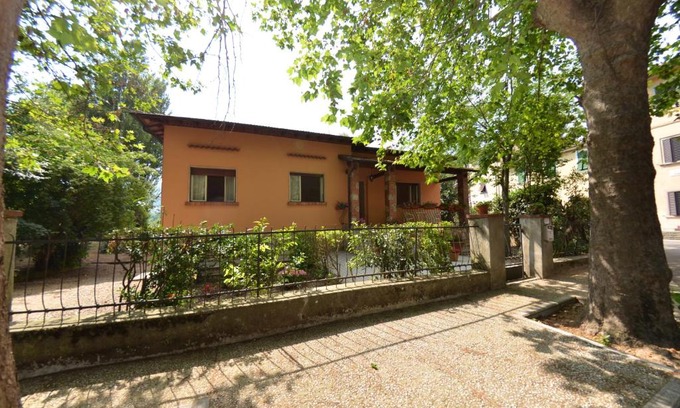 Cascine-La Croce House | Villa Elisa: 4-Star Getaway with Pool & Pet-Friendly Perks