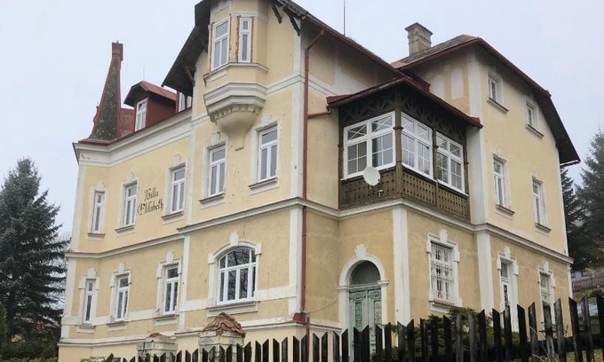 Lazne Kynzvart Apartment | Cozy Villa Elisabeth with Breakfast Included