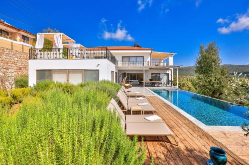 Kas Villa | Villa Elit - Kaş: 10/10 Stay with Oceanfront Pool & Hot Tub