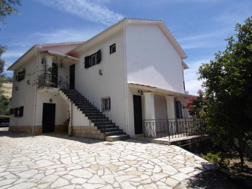 Pirgi Apartment | Villa Elli: Scenic Views with Family-Friendly Amenities