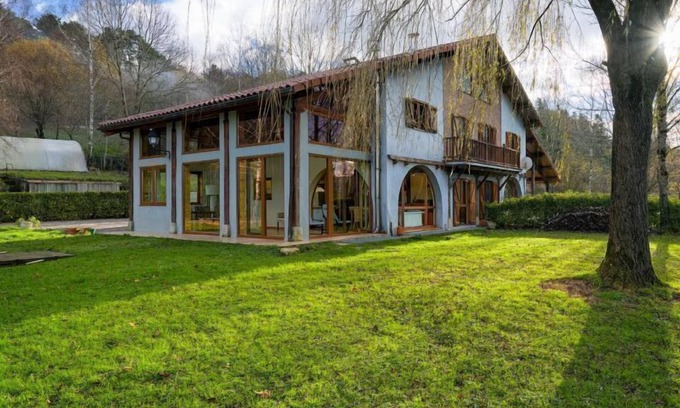 Elorrio House | Oceanfront Villa Elorrio: Guest Rated 9.6 with Spa & Breakfast