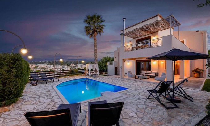 Gerani Villa | Villa Emma: 4-Star Oceanfront Retreat with Pool & Restaurant
