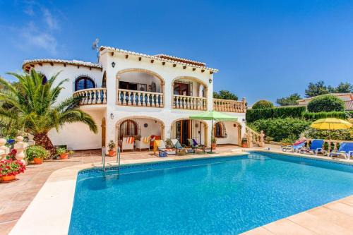 Mar Azul Villa | Relaxing Villa Enzo with Pool and Child-Friendly Amenities