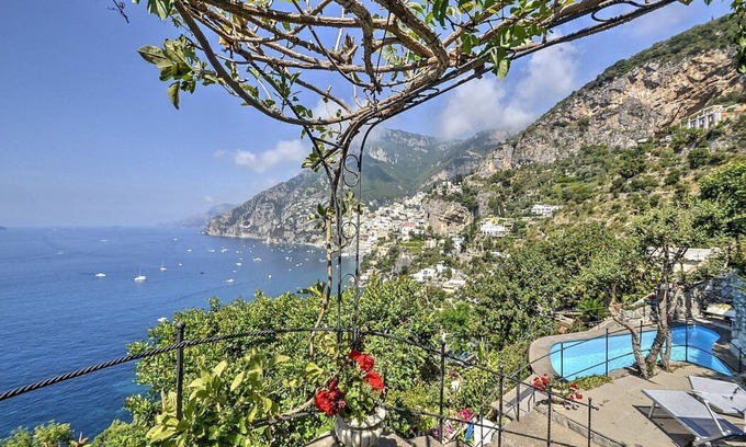 Arienzo Villa | Villa Ernestina Grande: Cliffside Escape with Pool & Free Wi-Fi