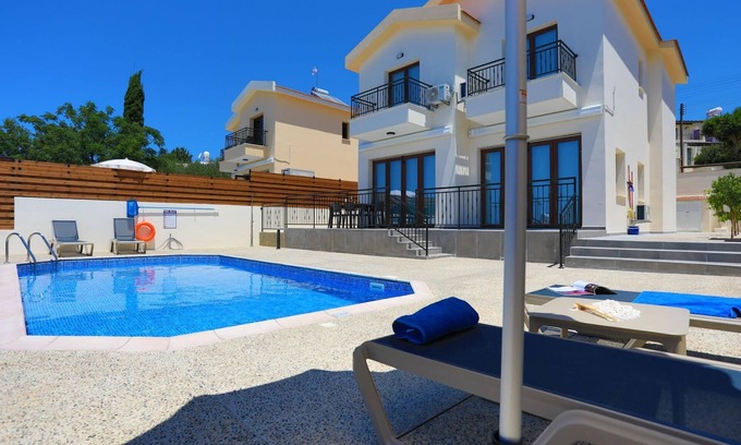 Meladeia Villa | Discover Villa Ernica: Poolside Retreat in Malatya