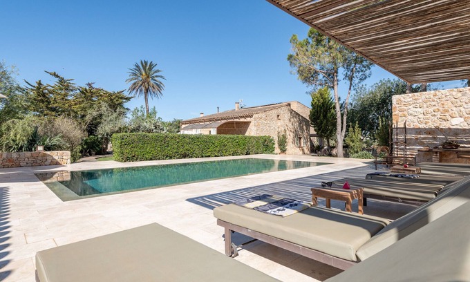 Felanitx Villa | Villa 'Es Lledoner 3': Mountain Views & Shared Pool Awaits