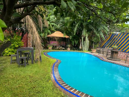 San Juan del Rio House | Discover Villa Escondida: Pet-Friendly Family Retreat