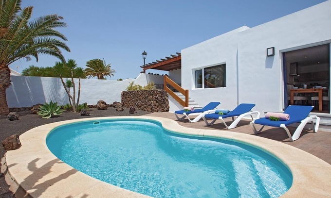 Los Mojones Villa | Villa Esencia: Pool, Garden & Oceanfront Bliss Await