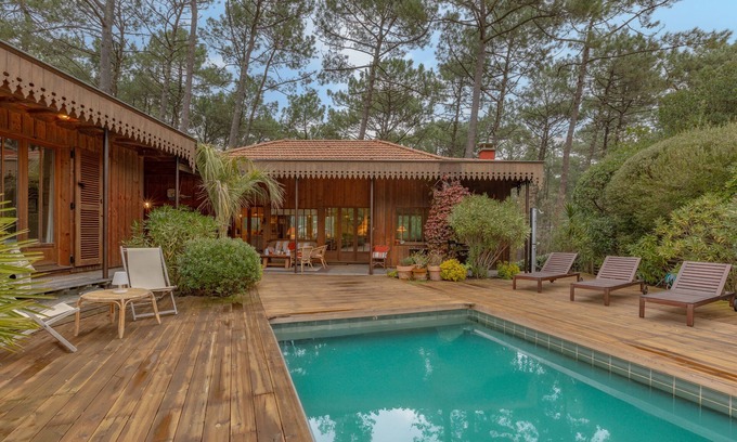 Le Canon House | Discover Villa Esmeralda - Le Canon with Oceanfront Bliss