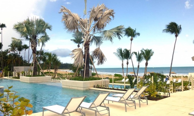 Herreras Apartment | Discover Villa Esmeralda: Ocean View with Spa & Pool