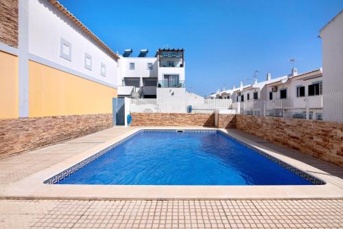 Manta Rota Villa | Experience Villa Essence of Grey with Family-Friendly Pools