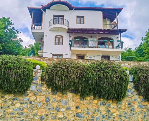 Edessa Villa | Villa Etheras: Nature Retreat with Amazing Views Near Edessa
