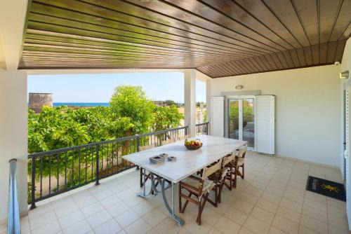 Gennadi Villa | Oceanfront Villa Euphoria: Rated 9.7/10 with Pool Access
