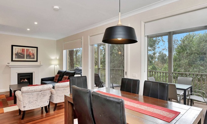 Pokolbin Villa | Executive 2BR Condo at Cypress Resort with Pool & Ocean View