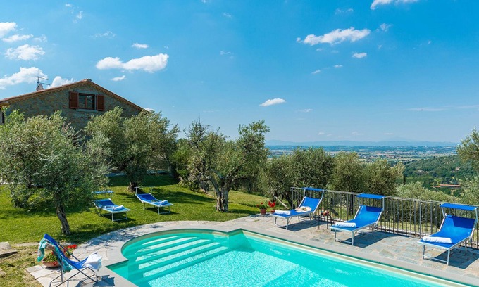 Cortona Villa | Discover Villa Fabi 6+2 with Private Pool & Spa
