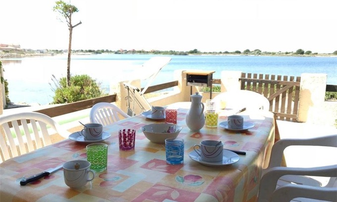 Leucate Villa | Charming Villa Face au Lac with Terrace and Barbecue