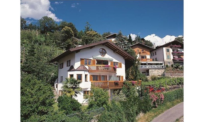 Tirolo Apartment | Villa Falkner: Pet-Friendly Retreat with Pool & Top Ratings