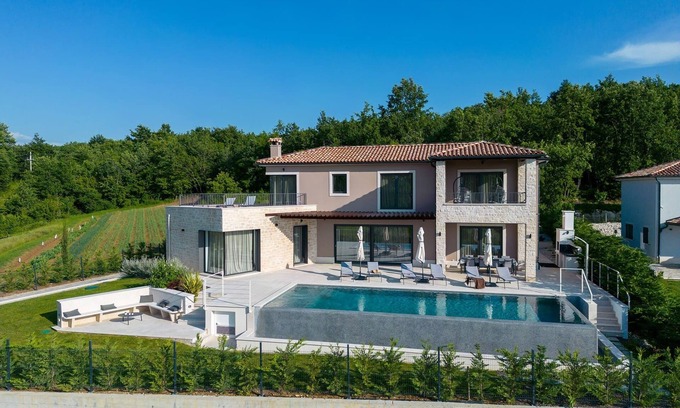 Vranje Selo Villa | Villa Faloniga: Poolside Retreat with Scenic Views