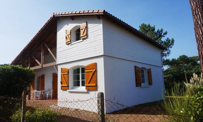 Biscarrosse Plage Villa | Family Villa with 5 Bedrooms in a Peaceful Neighborhood
