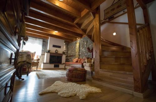 Kalambaka House | Family-Friendly Villa Klinos: Rated 10/10 with Kitchen Access