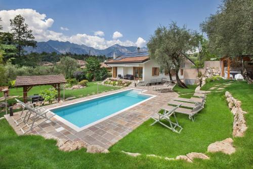 Malcesine Villa | Relax at Villa Fani: Wellness Retreat with Ocean Views