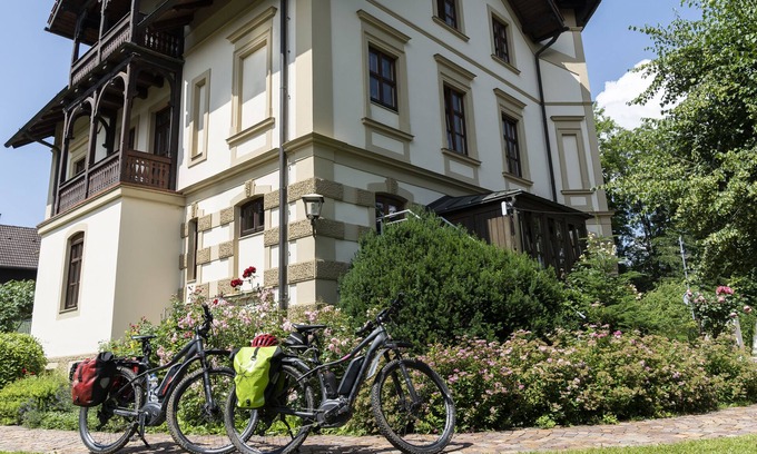 Fuessen Hotel | Budget-Friendly Villa Fantasia with Family Amenities