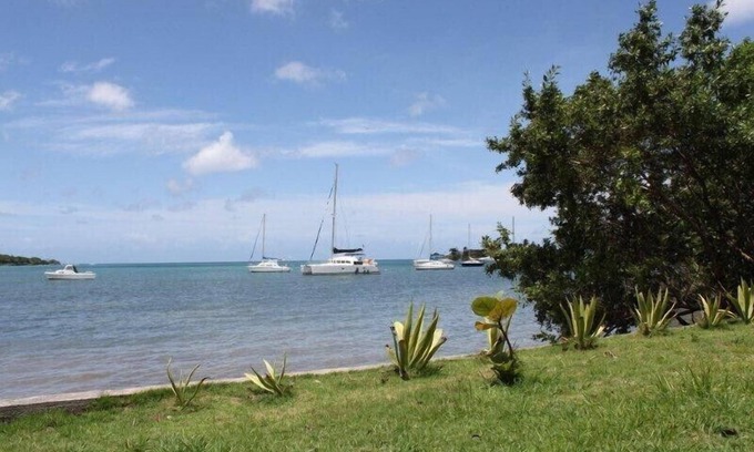 Le Diamant Villa | Experience Villa 'Feet in Water' with Oceanfront Serenity