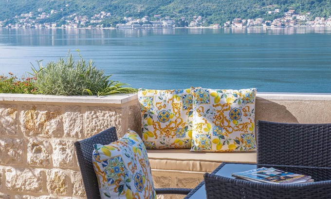 Drazin Vrt Villa | Elegant Villa FELIZ: Stone Retreat with Pool Near Perast