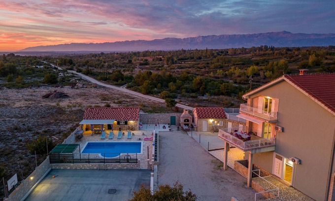 Benkovac Villa | Discover Villa Fenix: Pool, Sports Courts & Wine Cellar