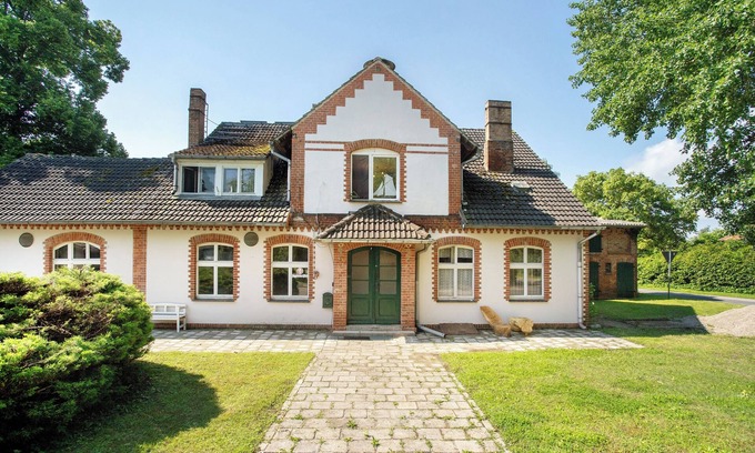 Deyelsdorf Apartment | Relaxing Villa Ferienhaus Sommer Linden with Private Garden