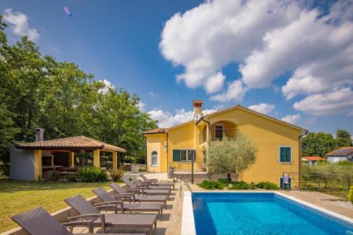 Kapelica Apartment | Villa Filleona - Happy Rentals