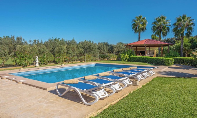Felanitx Villa | Relaxing Villa 'Finca Can Tomeu' with Pool and Mountain Views