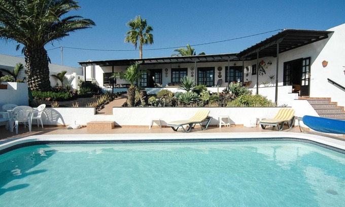 Macher Villa | Villa Finca el Volcan: Oceanfront Pool with Wi-Fi & Garden