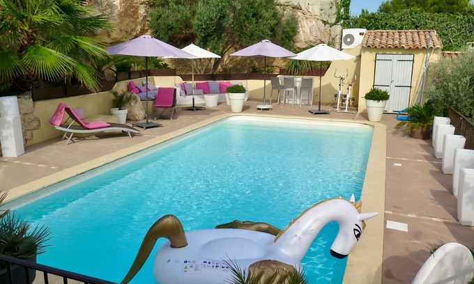 Martigues Villa | Villa Fiora: Oceanfront Retreat with Spa & Private Pool