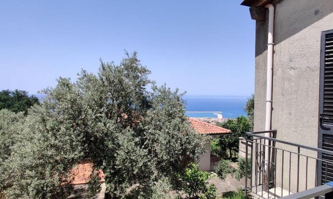 Sant'Agata di Militello House | Villa Fiorita: Family-Friendly Retreat with Top Reviews