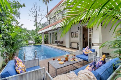 Grand Morrod Villa | Villa Firefly by tisyastays