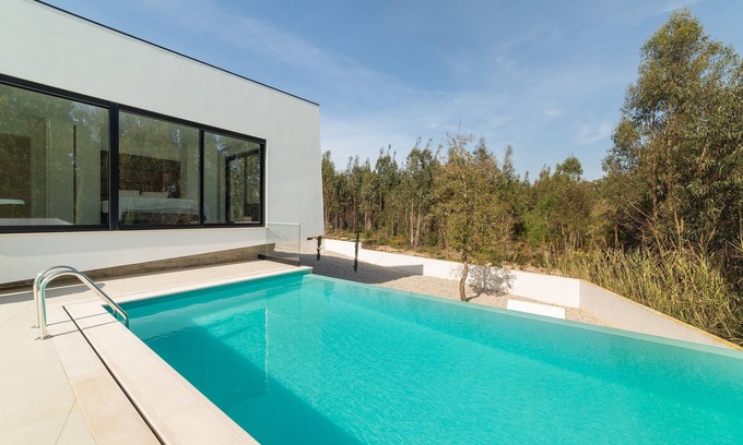 Sao Martinho do Porto Villa | Villa Floresta: Guest Rated 10/10 with Private Pool & More