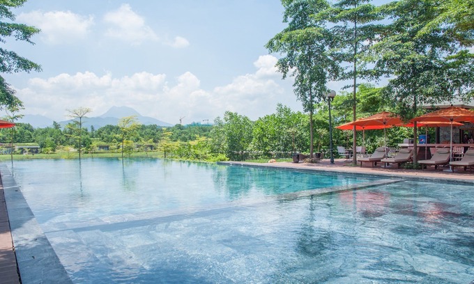 Ngoc Quang Villa | Cozy Villa Flamigo Dai Lai with Pool and Kitchen Amenities