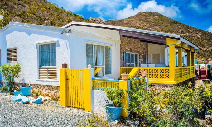 Philipsburg Villa | Relaxing Villa Fleur De Mer with Ocean View & Private Beach
