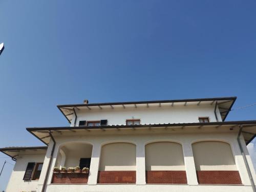 Luni House | Villa Flora Affittacamere: Top-Rated Pet-Friendly Retreat