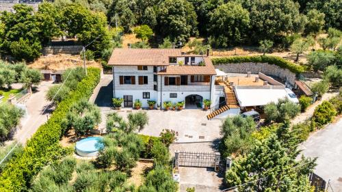 San Sisto Apartment | Villa Flora: Pet-Friendly Retreat with Breakfast Included