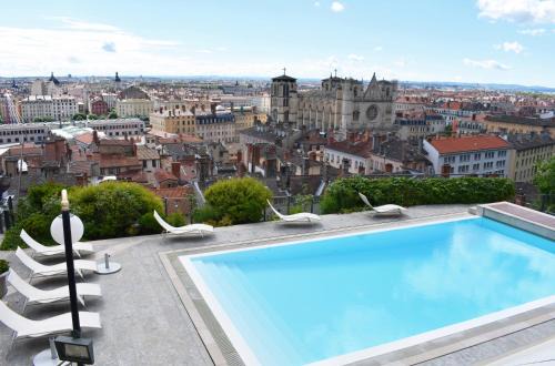 Old Lyon Hotel | Experience Elegance at Villa Florentine – 5-Star Retreat