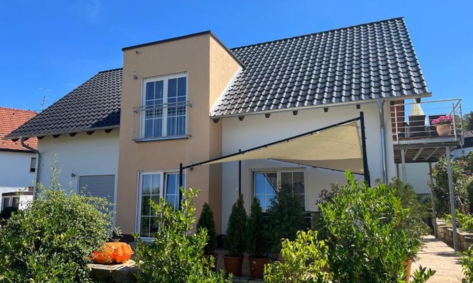 Bad Liebenstein Apartment | Elegant Villa Florentine: 5-Star Stay with Breakfast Included