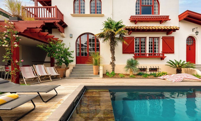 Biarritz City Centre Villa | Villa Flow Keyweek: Relaxing Oasis with Heated Pool