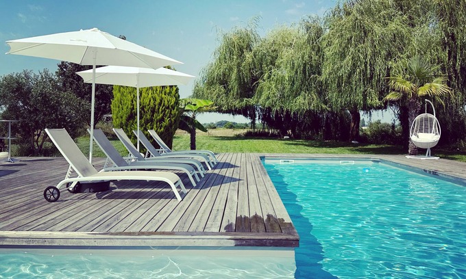 Genissac Villa | Spacious Villa for 10 near Saint-Emilion & Bordeaux