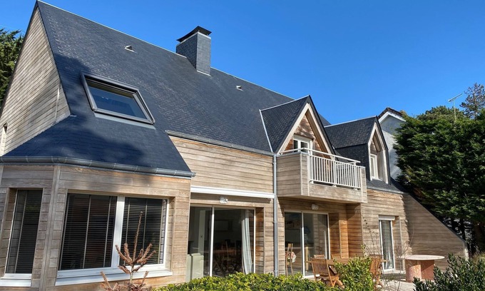 Agon-Coutainville House | Spacious Villa for 12, Steps from the Beach with Pool