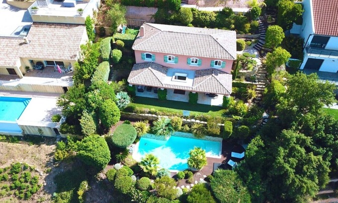 La Londe-les-Maures House | Relaxing Villa for 8-10 with Pool, Jacuzzi & Scenic Views