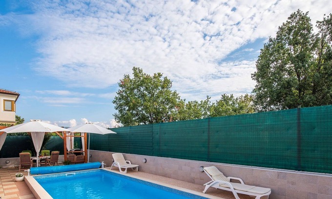 Rosini Cabin | Villa for up to 8 persons located only 6 kilometers from the beach
